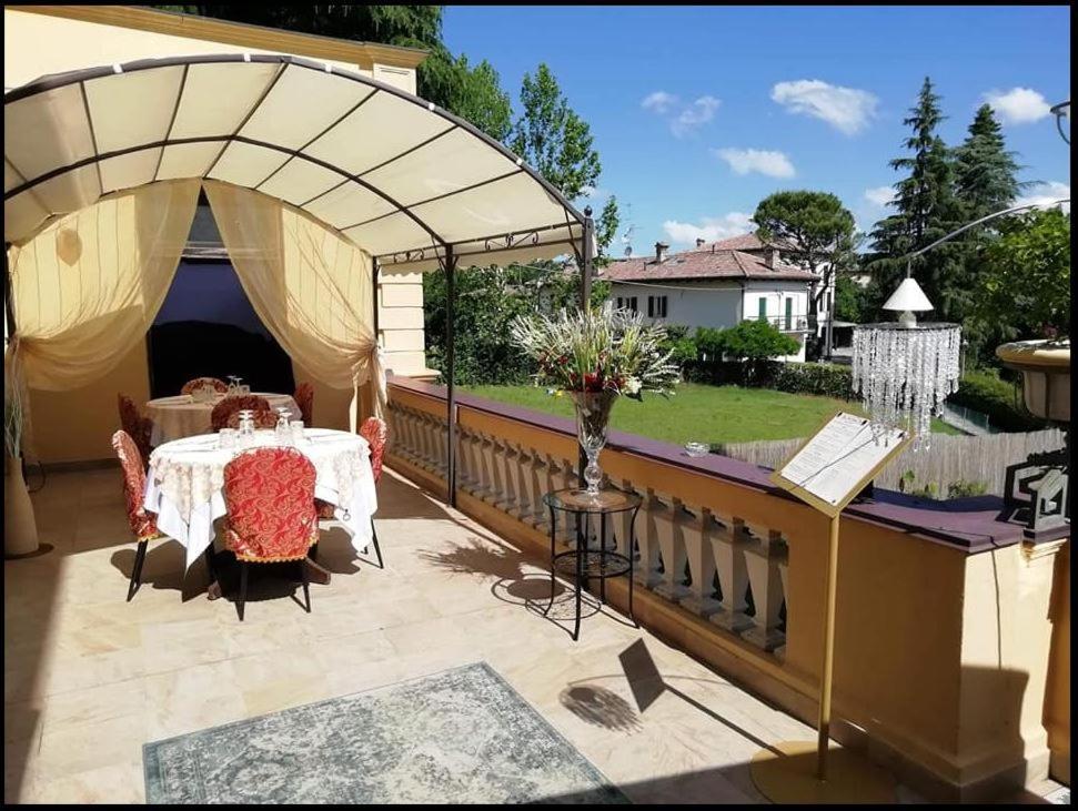 Villa Evelina Club Valsamoggia ภายนอก รูปภาพ